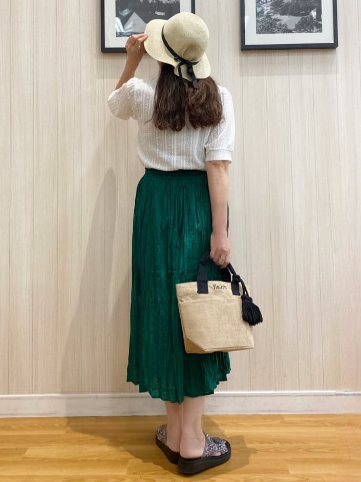 natsuさんの「SHOO･LA･RUE｜◆ナチュラルなシワ加工が大人見え エアリーロングスカート」を使ったコーディネート