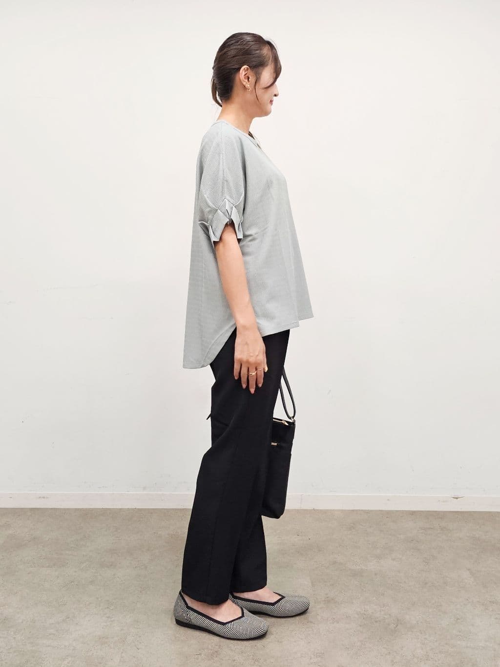 ゆゆさんの「SHOO･LA･RUE｜【洗える】お袖のタックがアクセント インせず着られる さらさらドルマントップス」を使ったコーディネート
