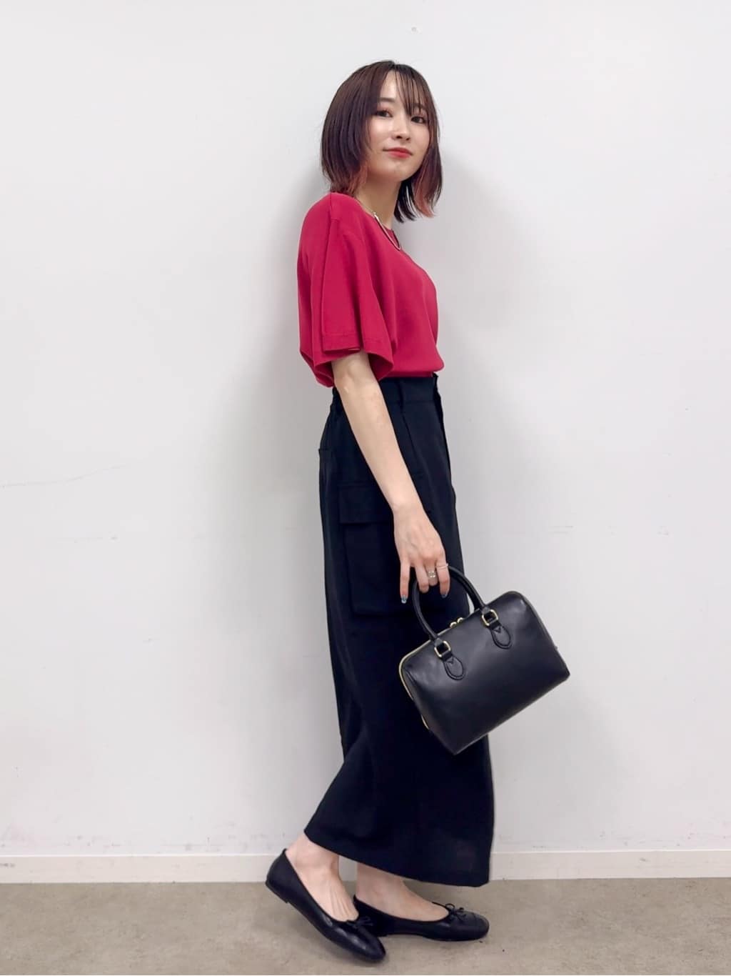 𝐜𝐡𝐢𝐤𝐚さんの「SHOO･LA･RUE｜【S-LL】大人のきれいめカジュアルに 麻調カーゴナロースカート」を使ったコーディネート