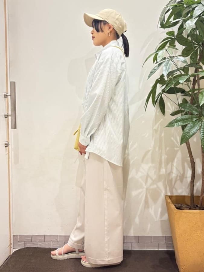 TOWAさんの「SHOO･LA･RUE｜【折りたたみ傘/晴雨兼用】【Wpc．】遮光軽量プリント柄 ミニ」を使ったコーディネート