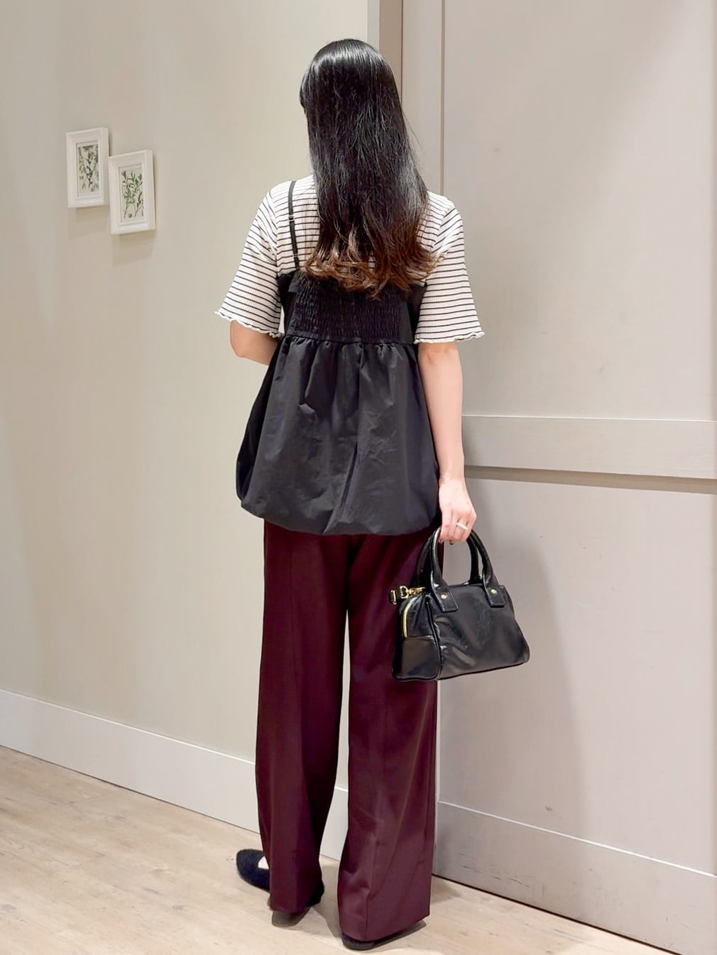 Mayuさんの「grove｜すっきりもリラックスも叶える　ウエストイージー美脚フレアパンツ」を使ったコーディネート