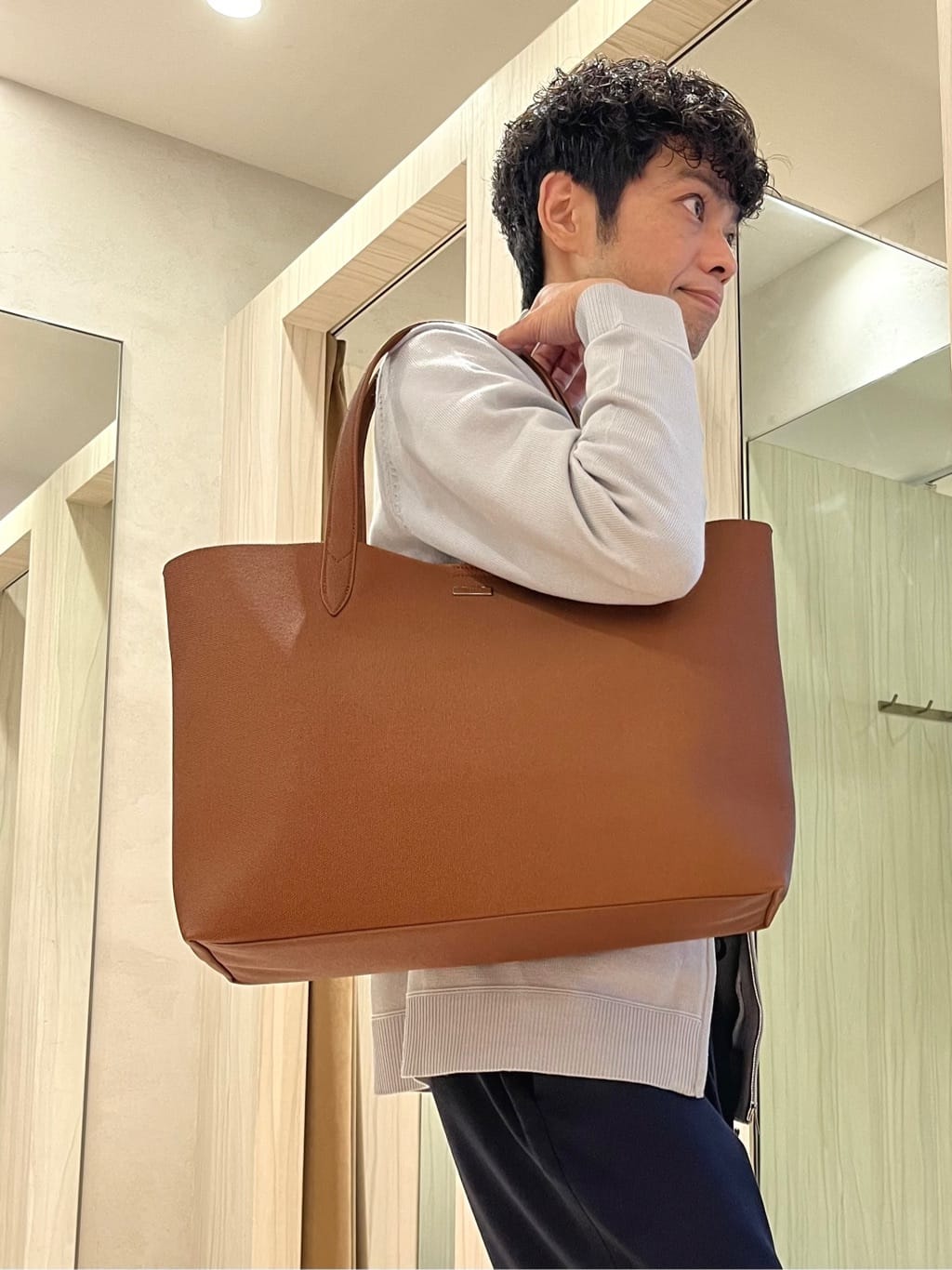 URAさんの「TAKEO KIKUCHI｜アンチピリング ジップアップ ニット」を使ったコーディネート
