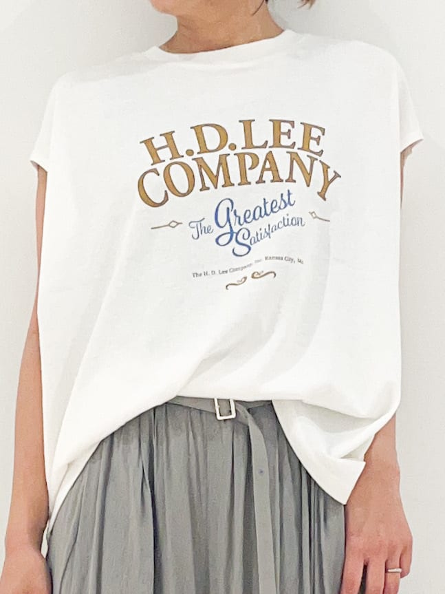 yuuco.さんの「grove｜【Lee&times;grove別注】PRINT　SLEEVELESS T-SHIRTS」を使ったコーディネート