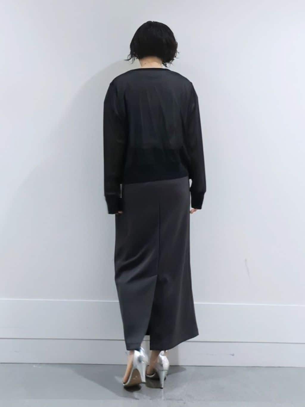 ミズタさんの「UNTITLED｜【後ろウエストゴム/ストレッチ性/オンオフ】ジャージナロースカート」を使ったコーディネート