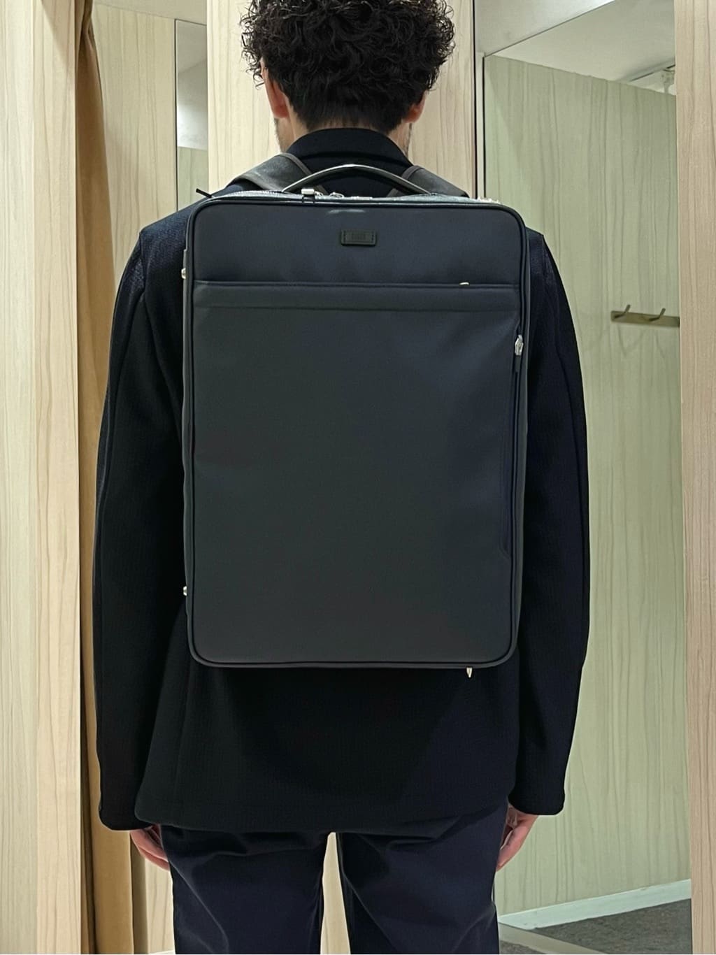 URAさんの「TAKEO KIKUCHI｜【Made in JAPAN】播州織 ヘリンボン ストレート パンツ」を使ったコーディネート