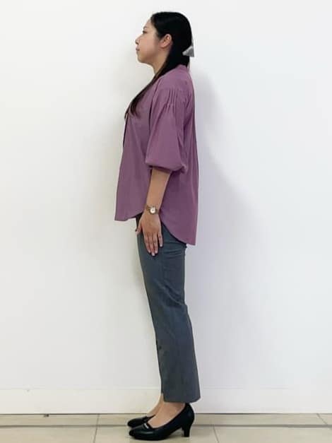 chisaさんの「Reflect｜【程よいゆとり感／体型カバー】ピンタックデザインシャンブレーブラウス」を使ったコーディネート