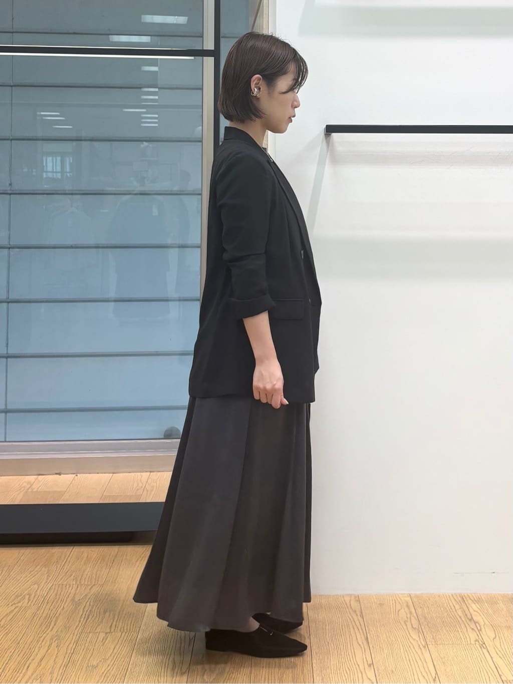 asamiさんの「INDIVI｜【セットアップ可能】スエード調サテンブラウス」を使ったコーディネート