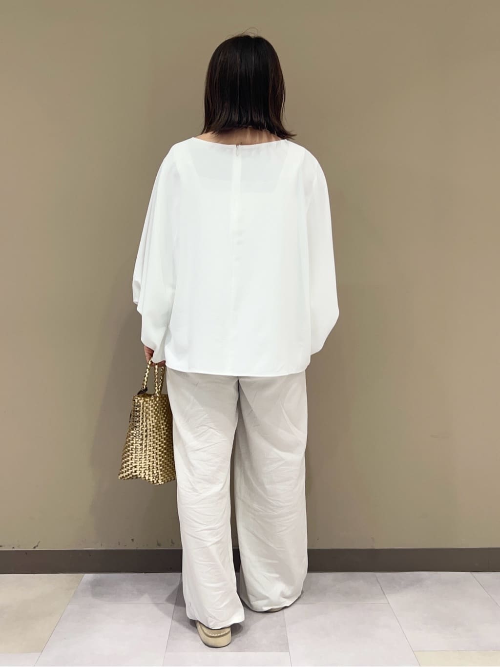 fukuさんの「UNTITLED｜◆【セットアップ可/接触冷感/イージーケア/体型カバー】リラクミスト モモンガブラウス」を使ったコーディネート
