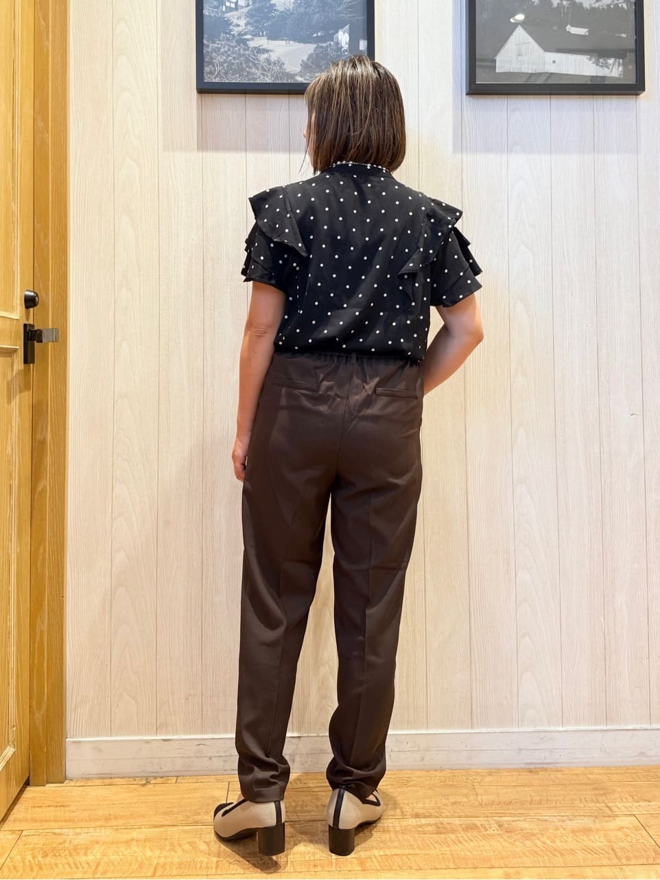 Megさんの「SHOO･LA･RUE｜【無地/ドット柄】お袖フリルが華やぐ きれいめブラウス」を使ったコーディネート