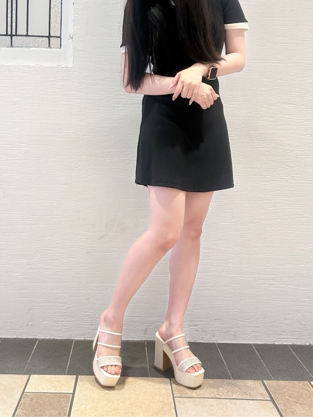 ゆうりさんの「ESPERANZA｜【ラク盛り／サンダル】リピーター続出／脚長美脚　ミュールサンダル」を使ったコーディネート