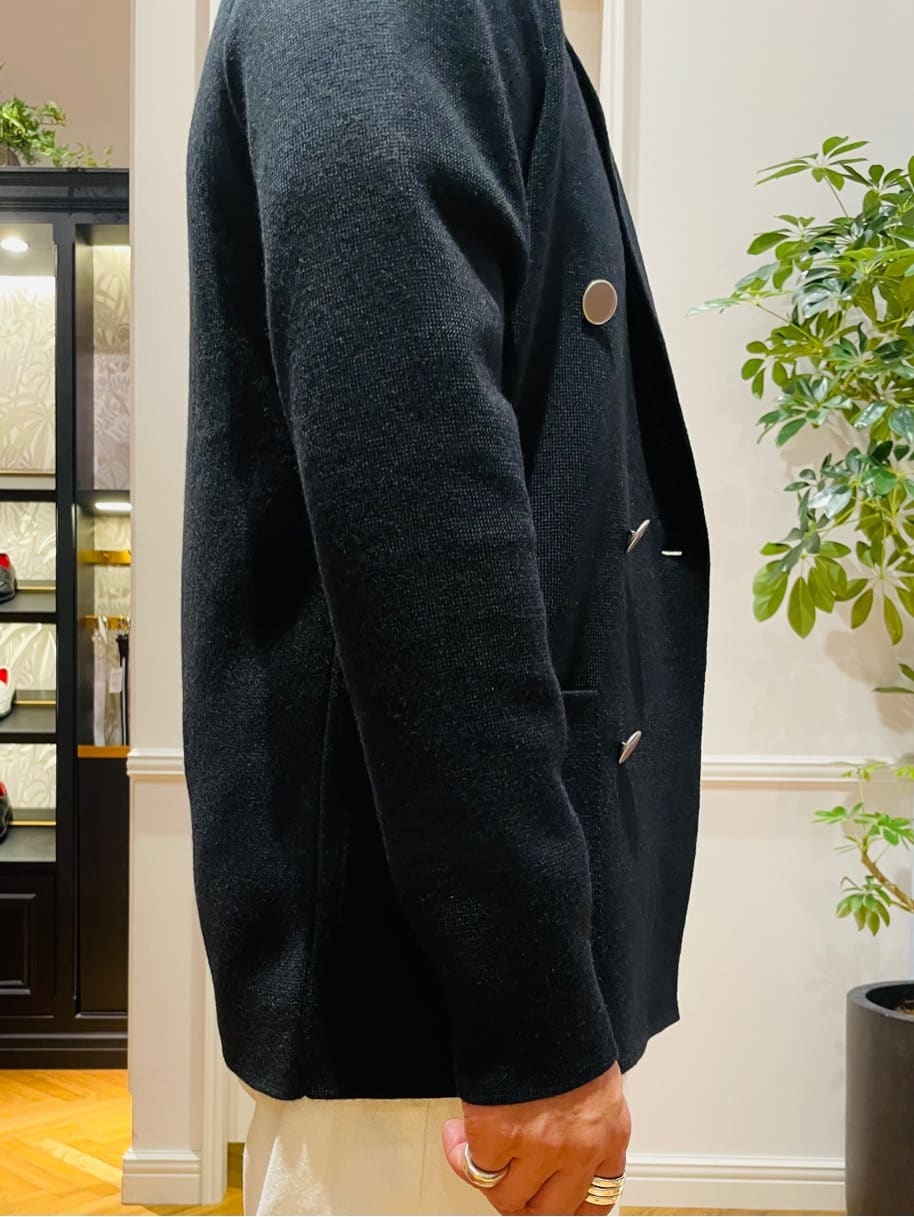 鶴田大士さんの「DRESSTERIOR｜ダブルブレスト ニットジャケット」を使ったコーディネート