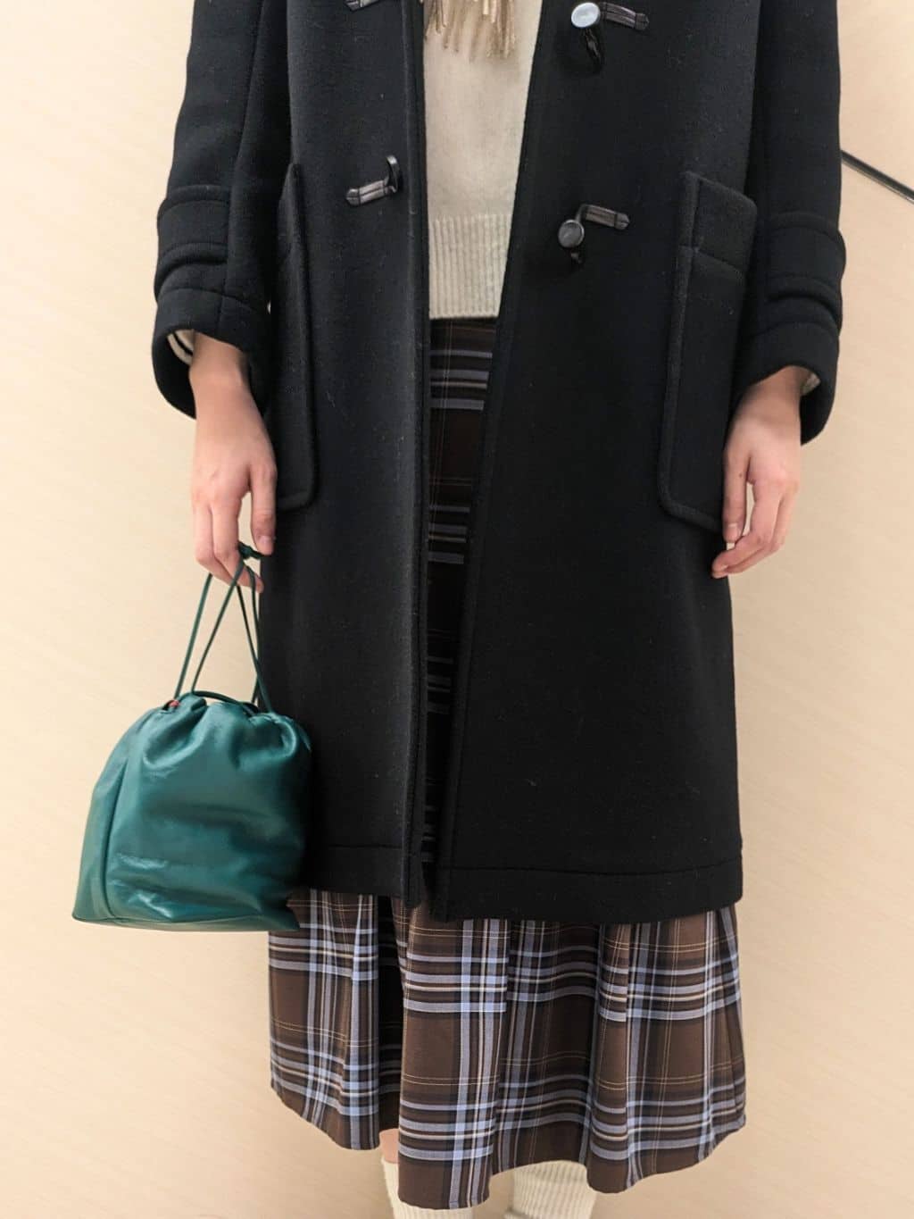 saoriさんの「DRESSTERIOR｜オーバーラップサークル カシミヤ100%マフラー」を使ったコーディネート