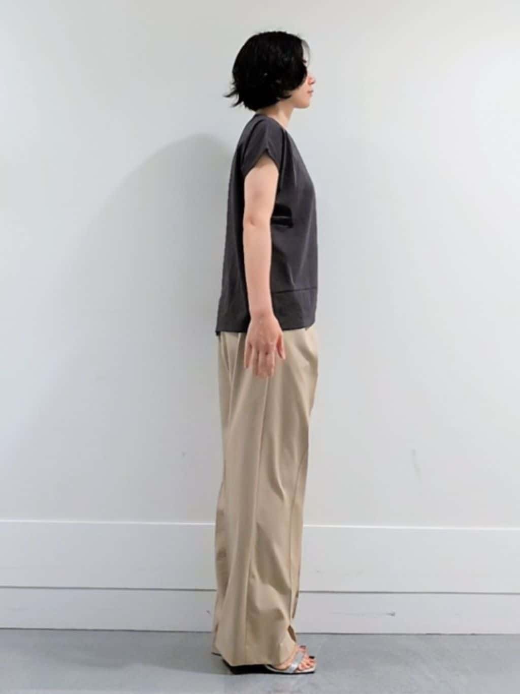 ミズタさんの「UNTITLED｜【洗える/Tシャツ】ツイストプルオーバー」を使ったコーディネート