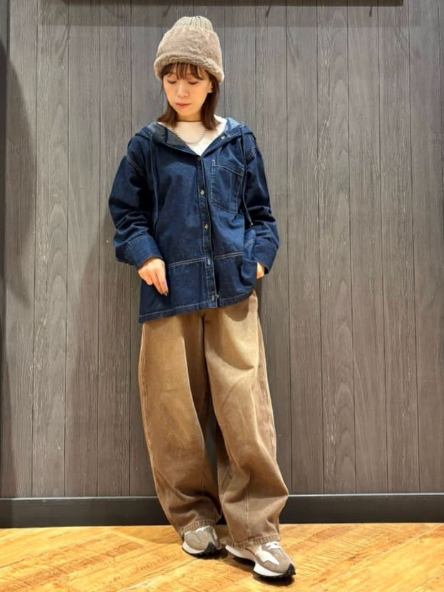 meiさんの「SHOO･LA･RUE｜グラフィックアソート ベーシックロンT」を使ったコーディネート