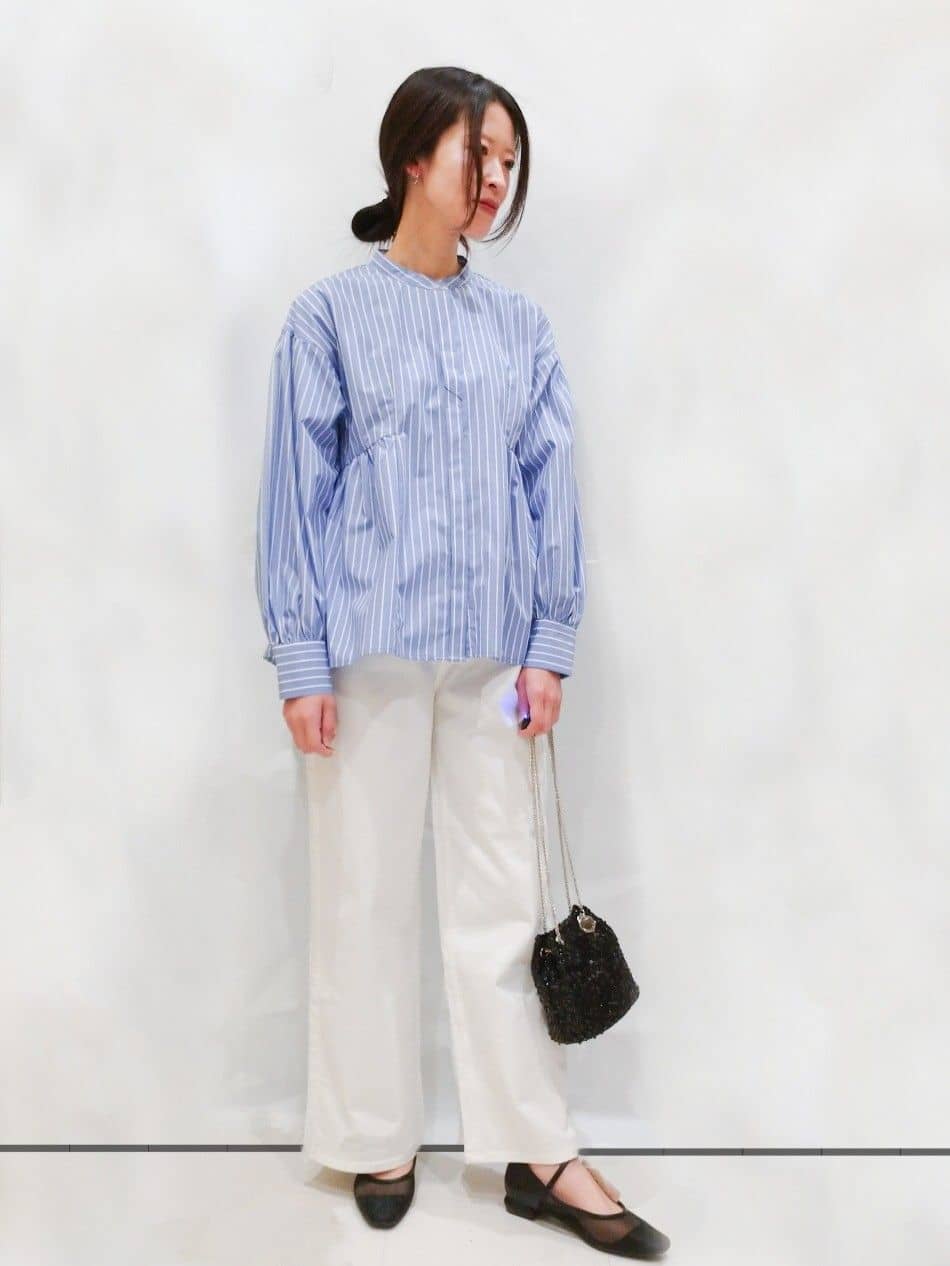 yuriさんの「OPAQUE.CLIP｜◆バンドカラーペプラムシャツ【洗濯機洗い可】」を使ったコーディネート