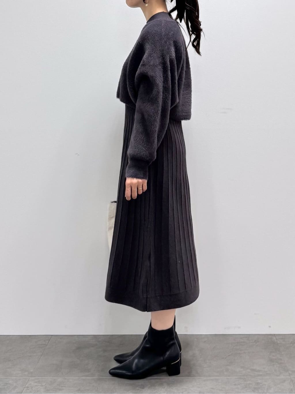 kozuさんの「index｜ラメフェザープルオーバーセット ニットワンピース【洗濯機OK】《XS～LL》」を使ったコーディネート