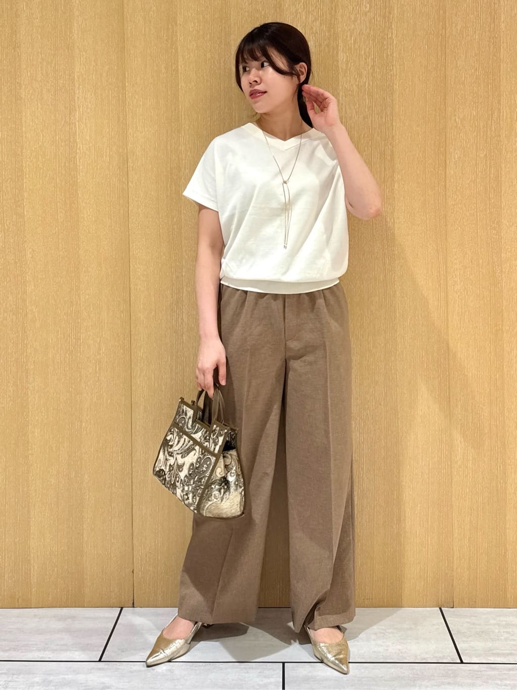 nanaさんの「UNTITLED｜【洗える/前後2WAY】ネックプルオーバーニット」を使ったコーディネート