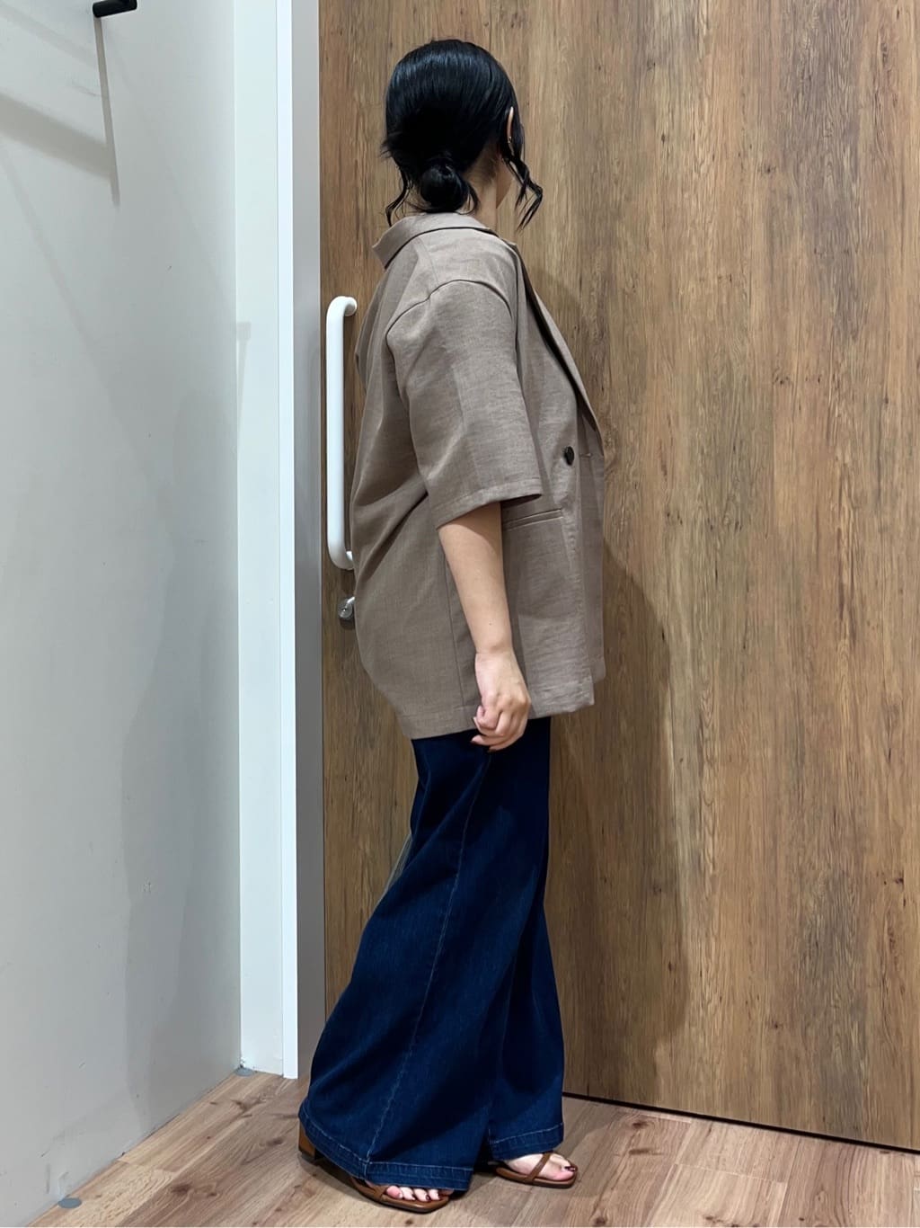 Reinaさんの「grove｜軽やかに羽織れて、きちんと見え ハーフスリーブテーラードジャケット」を使ったコーディネート