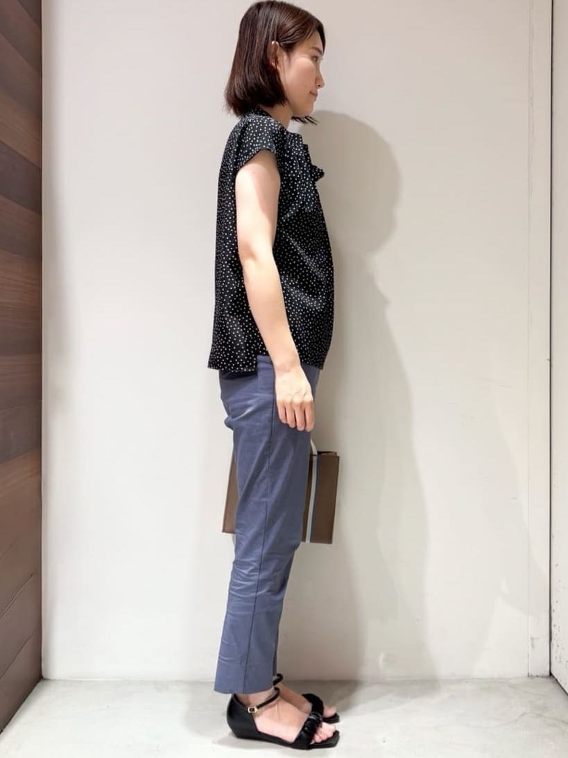 riさんの「OPAQUE.CLIP｜ラッピングボウタイドットブラウス【洗濯機洗い可】」を使ったコーディネート