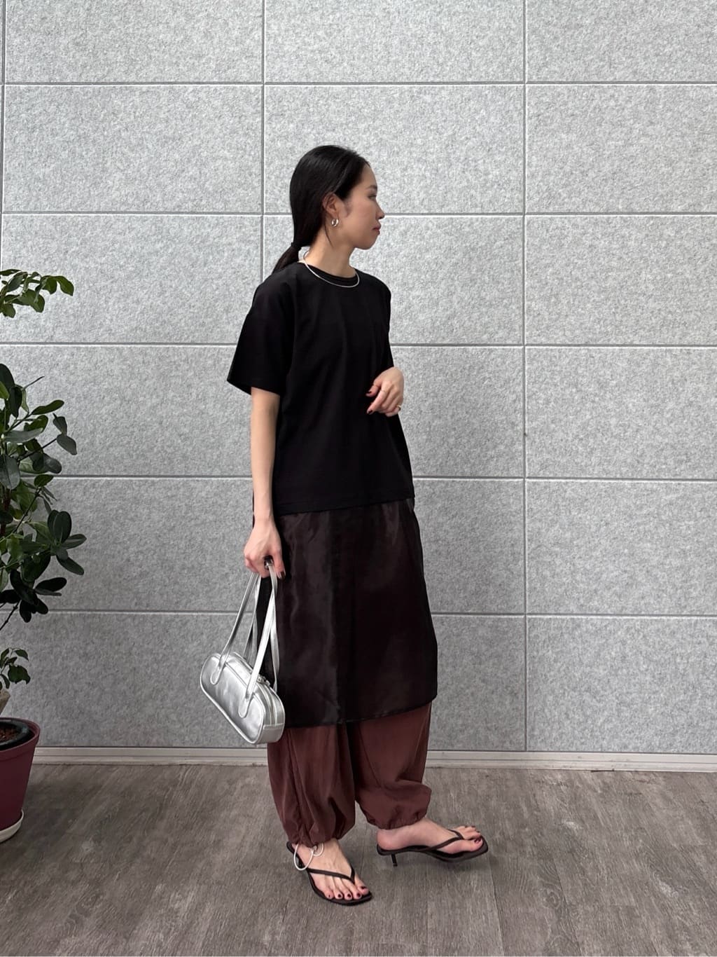 ひなさんの「INDIVI｜シアードッキングTシャツ」を使ったコーディネート
