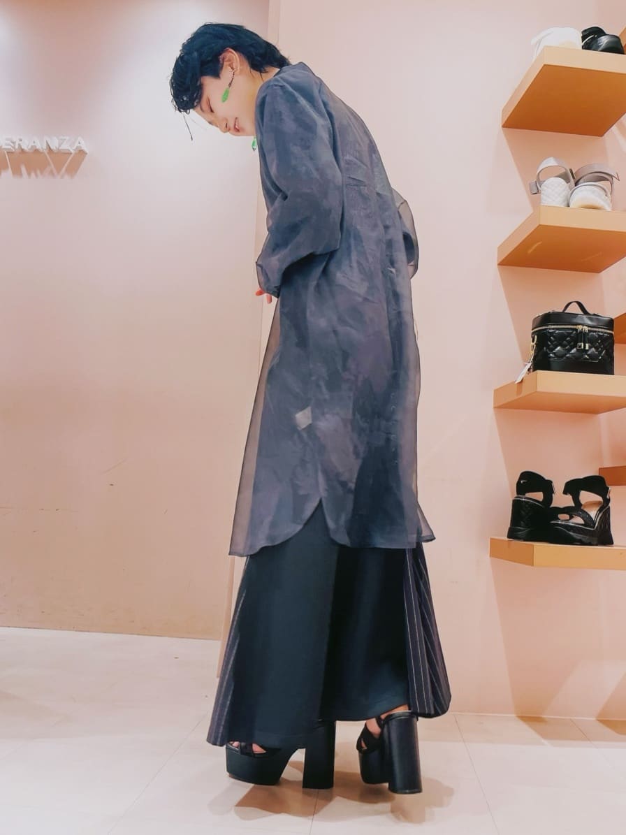 MIGIさんの「ESPERANZA｜ラク盛り厚底サンダルⅢ」を使ったコーディネート