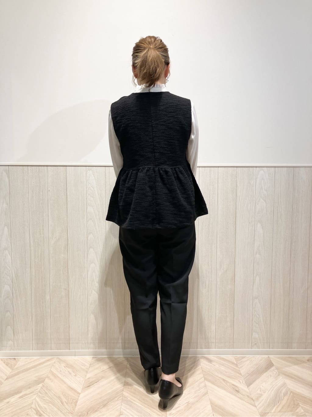 shokoさんの「SHOO･LA･RUE｜◆【S-3L/洗える/セレモニー】さらり軽やか スタンドカラー フリルブラウス」を使ったコーディネート