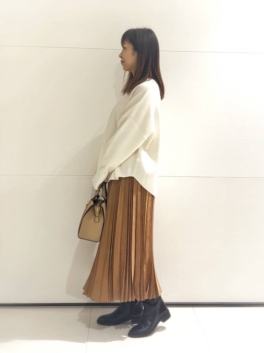 𝑹𝑶𝑴𝑰さんの「INDIVI｜」を使ったコーディネート