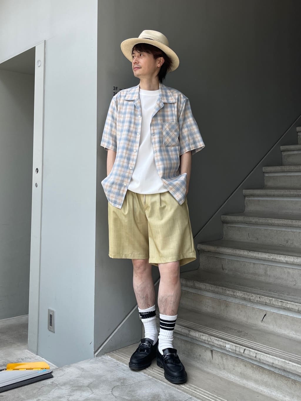 Shintaroさんの「TAKEO KIKUCHI｜【抗菌防臭／5サイズ展開】ハイゲージポンチ Tシャツ」を使ったコーディネート