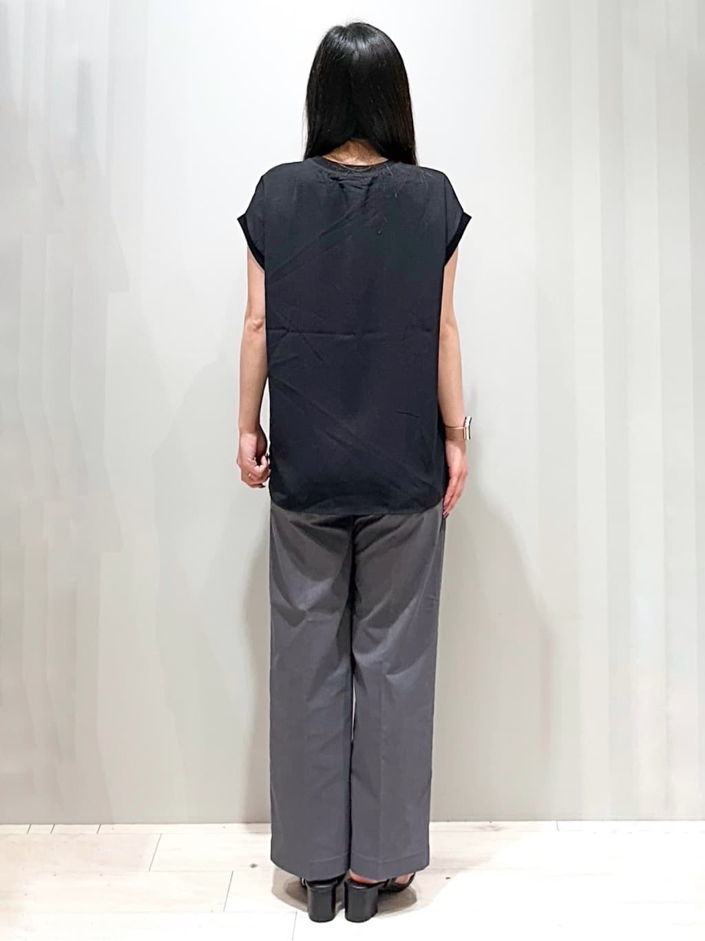 Iguさんの「THE SHOP TK｜◆アソートプリントTシャツ【防シワ／接触冷感／UV／洗濯機OK】」を使ったコーディネート