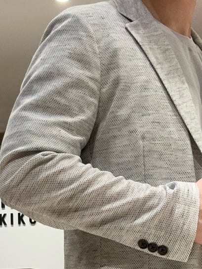 コウノ モトヤさんの「TAKEO KIKUCHI｜【尾州織】リネンブレンド メッシュ ジャケット」を使ったコーディネート