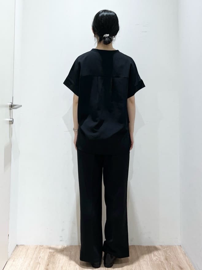 momokoさんの「OPAQUE.CLIP｜《5色展開／SS-LLサイズ》スキッパー金ボタンブラウス／セットアップ対応【防シワ／ストレッチ／洗濯」を使ったコーディネート