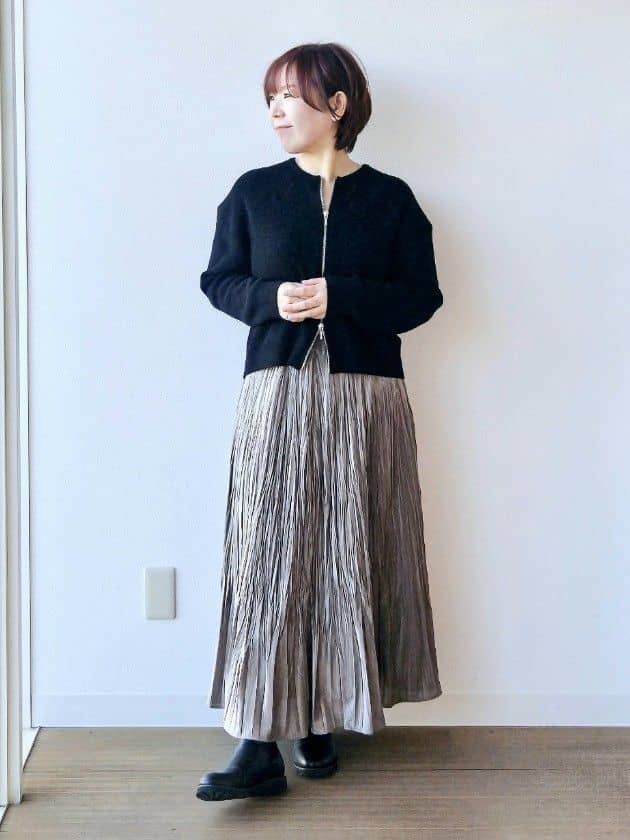 やじまさんの「UNTITLED｜【ゆったりサイズ／着丈短め】ジップニットカーディガン」を使ったコーディネート
