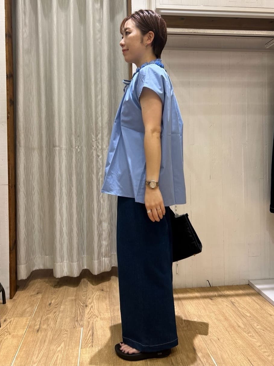 ga_riさんの「THE SHOP TK｜【美脚/オ―ルシーズン】デニムマリンパンツ/洗濯機OK」を使ったコーディネート