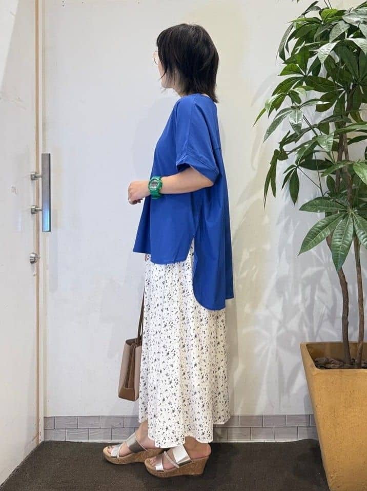 misakiさんの「SHOO･LA･RUE｜【S-LL】さらりとしたタッチが上品見え ワンボタンデザイン トップス」を使ったコーディネート