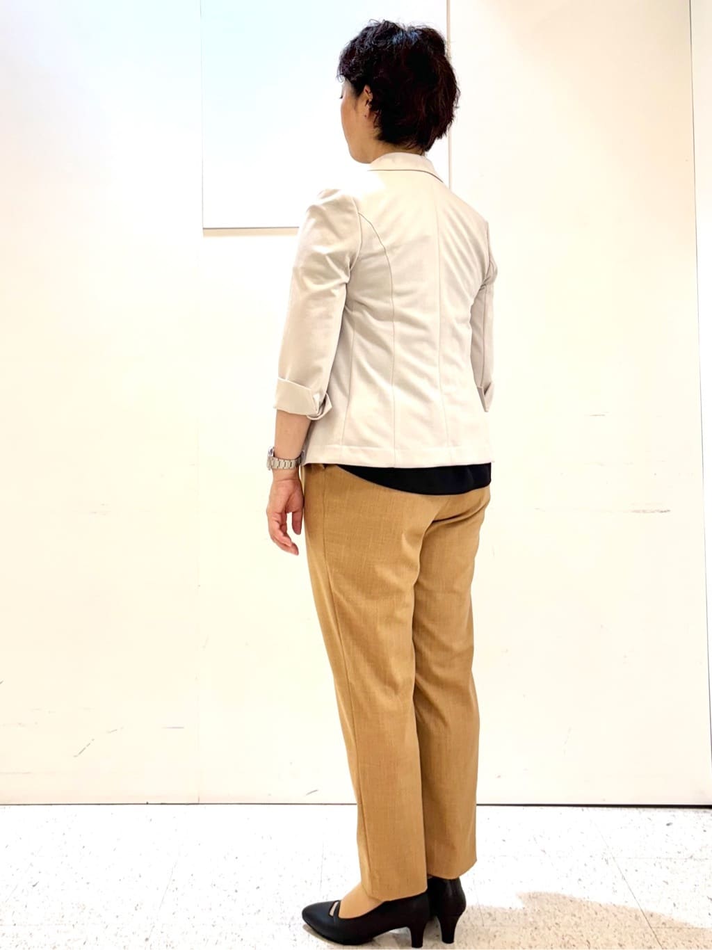 ヤスコさんの「Reflect｜【インナーに◎／すっきり見え！長め丈】タックデティールブラウス」を使ったコーディネート