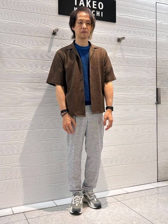 井出恭輔さんの「TAKEO KIKUCHI｜【尾州織】リネンブレンド メッシュパンツ」を使ったコーディネート