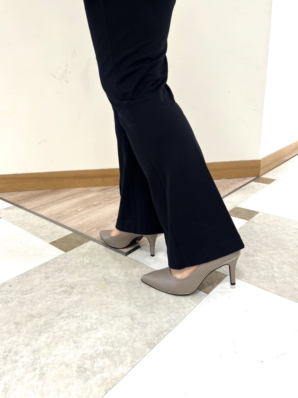 yumiさんの「ESPERANZA｜【レイン対応/12時間パンプス】約8.5cm　歩きやすくて疲れにくい」を使ったコーディネート