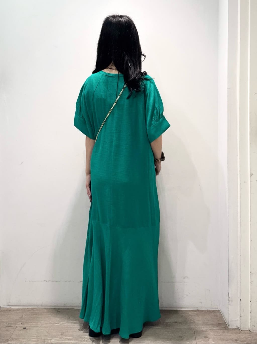 yuicciさんの「OPAQUE.CLIP｜レーヨン麻キーネックワンピース【洗える】」を使ったコーディネート