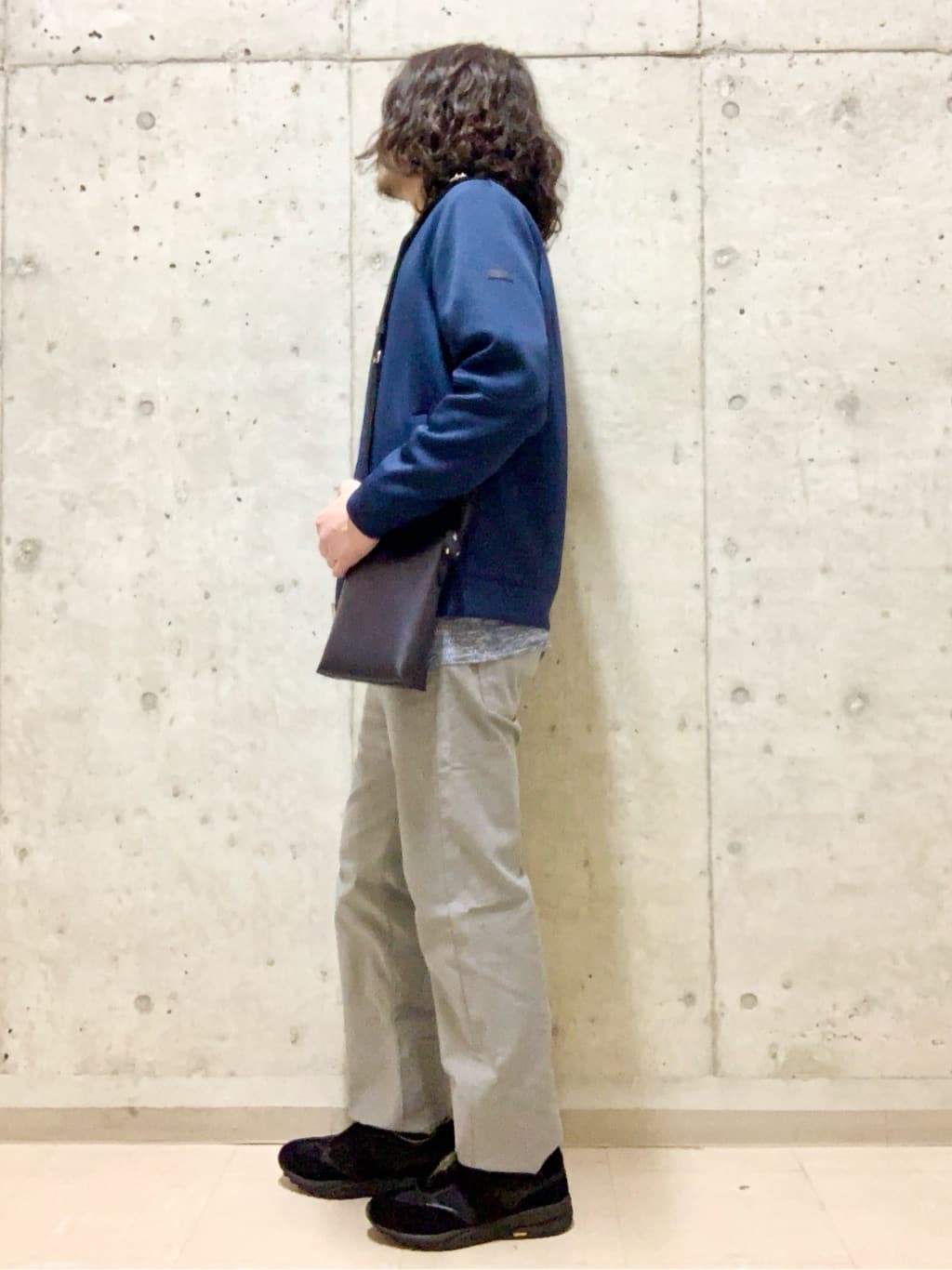 木村剛さんの「TAKEO KIKUCHI｜【Made in JAPAN】播州織 ストレッチ パンツ」を使ったコーディネート