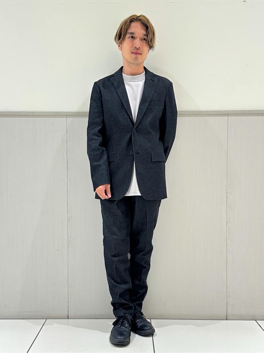 tomoyaさんの「THE SHOP TK｜エバーデニムジャケット【色落ちしにくい/洗濯機OK/ストレッチ/セットアップ可】」を使ったコーディネート