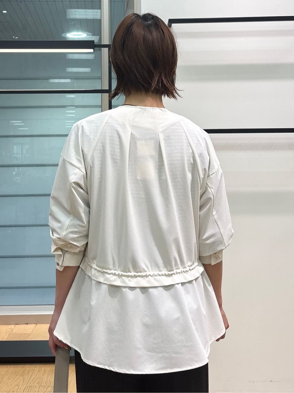 asamiさんの「INDIVI｜【UVケア／吸汗速乾】凹凸素材ねじり袖トップス」を使ったコーディネート