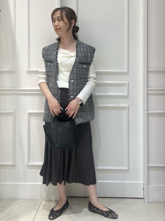 miyuuさんの「OPAQUE.CLIP｜ツイードVネックベスト【洗濯機OK】」を使ったコーディネート