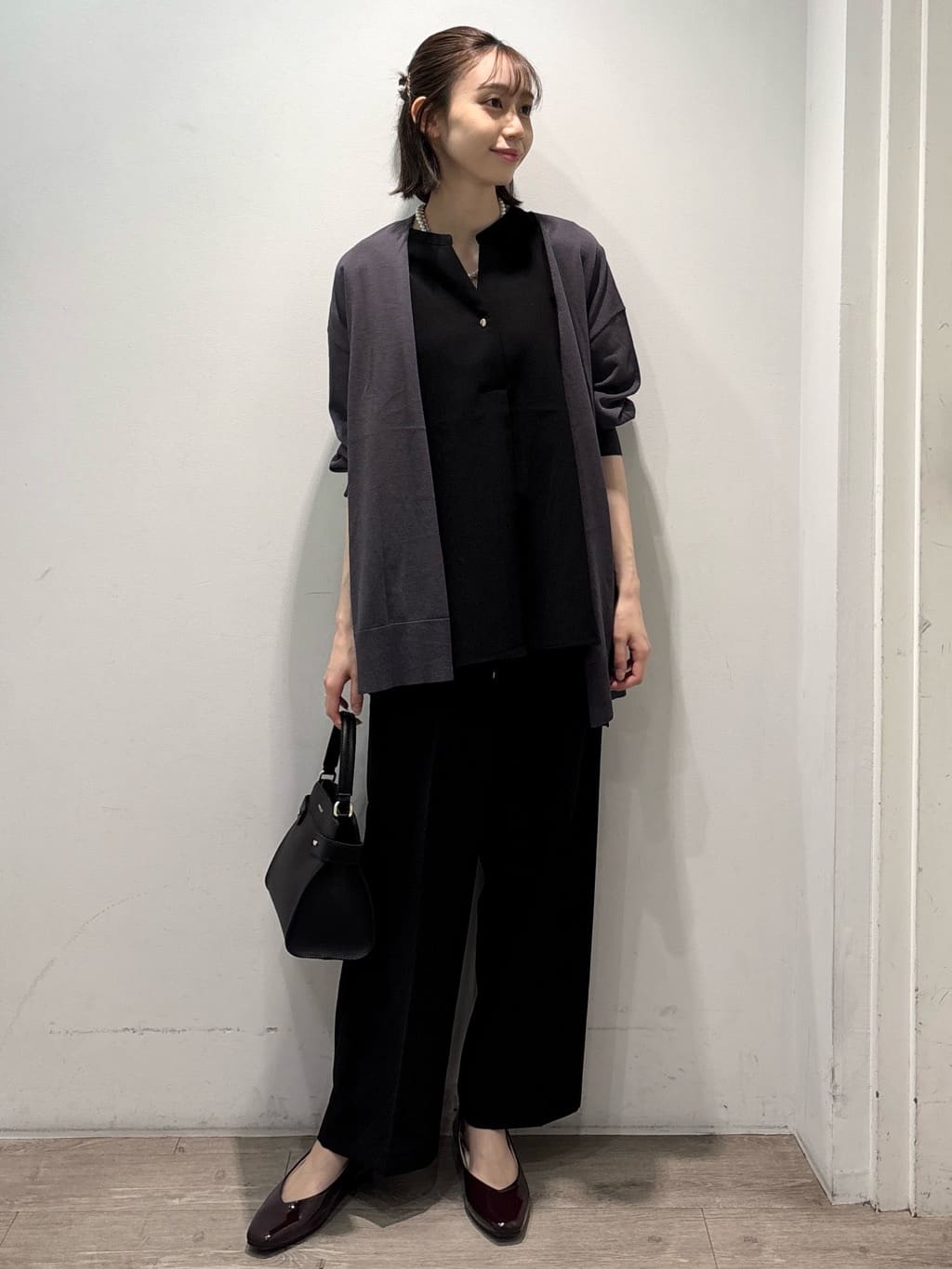 ぶまりんさんの「OPAQUE.CLIP｜ミドル丈トッパーニットカーディガン【洗濯機洗い可／接触冷感／抗ピル】」を使ったコーディネート