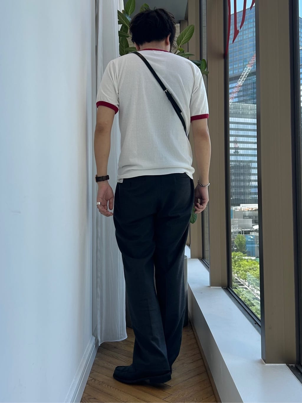須田　慎二郎さんの「DRESSTERIOR｜【撥水加工/Safari5月号掲載】ローファー」を使ったコーディネート