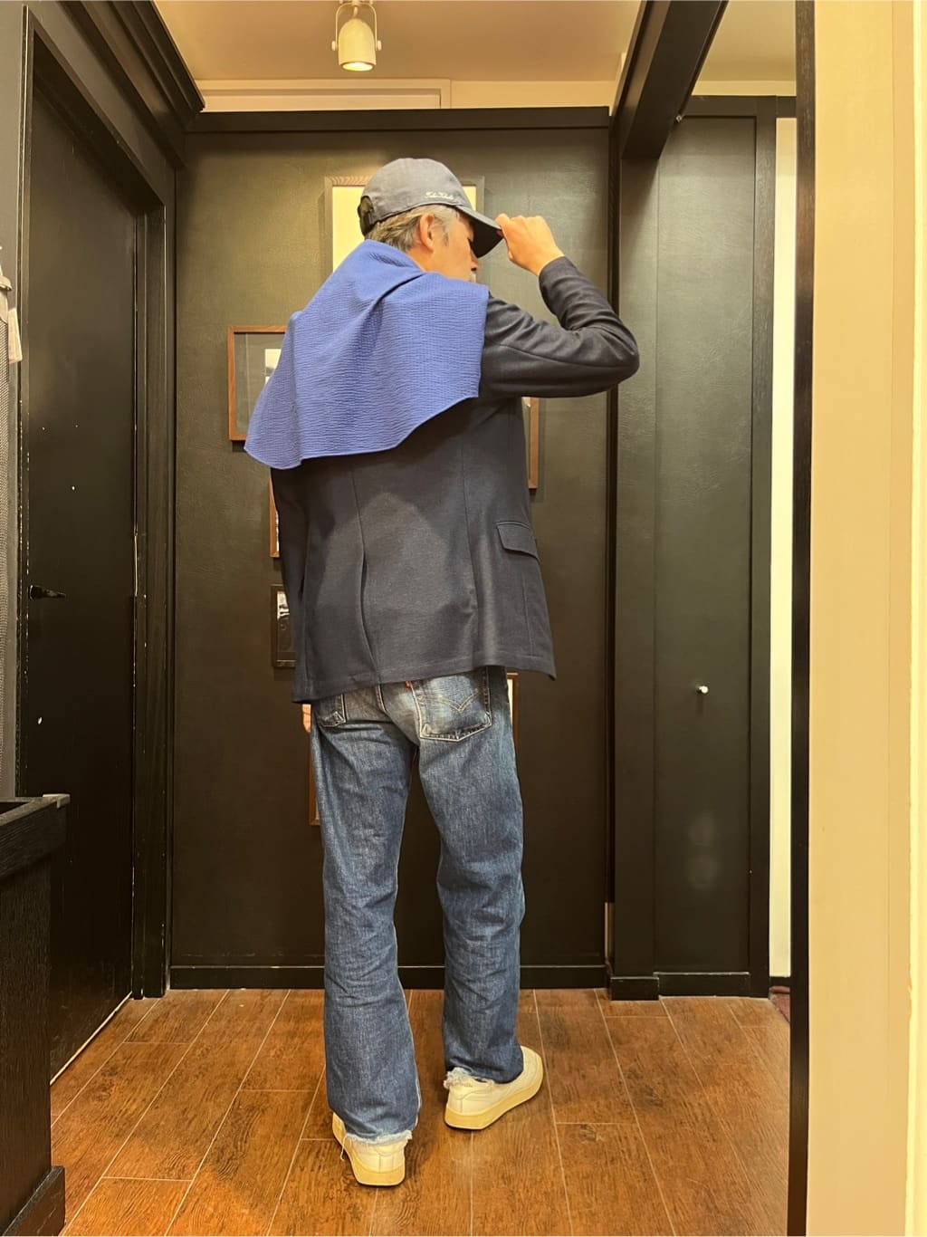 KDDさんの「TAKEO KIKUCHI｜【抗菌防臭／5サイズ展開】ハイゲージポンチ Tシャツ」を使ったコーディネート