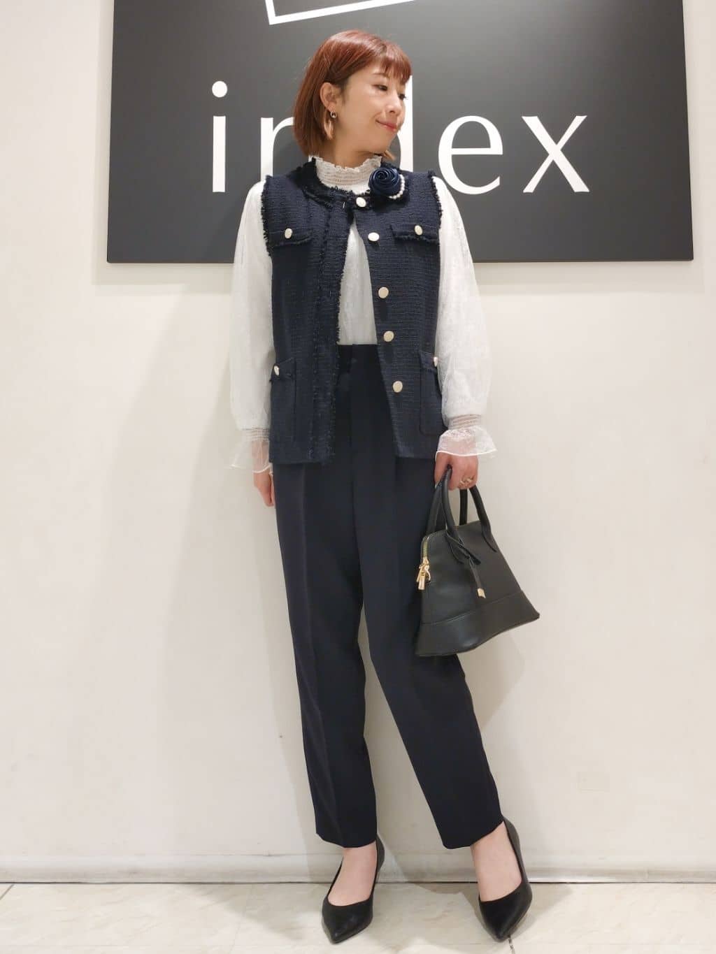 n.さんの「index｜◆《美人百花掲載》ポケット付きツイードジレ／通勤対応【洗える】」を使ったコーディネート