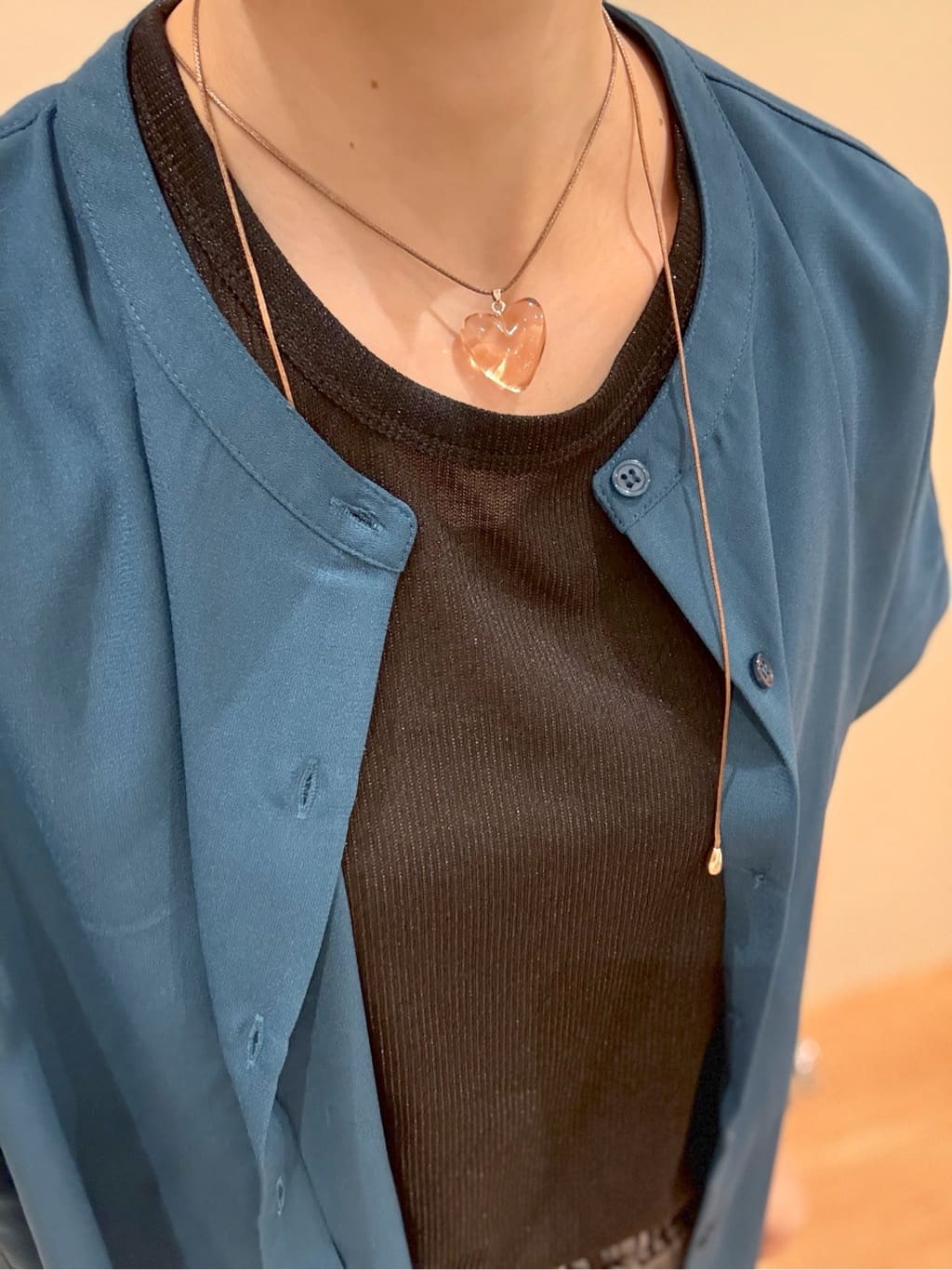 Ayumiさんの「SHOO･LA･RUE｜【洗える/プチプラ】大人の抜け感をプラスする バンドカラーシャツ」を使ったコーディネート