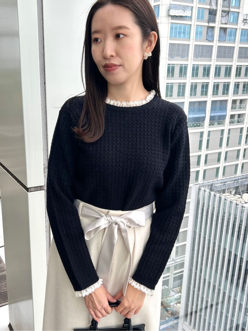 teiさんの「Couture brooch｜【上品華やか・通勤】ラメツイード ワイドパンツ」を使ったコーディネート