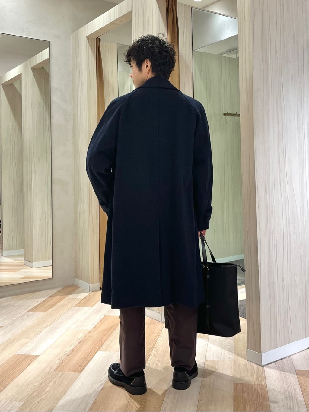 URAさんの「TAKEO KIKUCHI｜【Made in JAPAN】播州織 ストレッチ パンツ」を使ったコーディネート