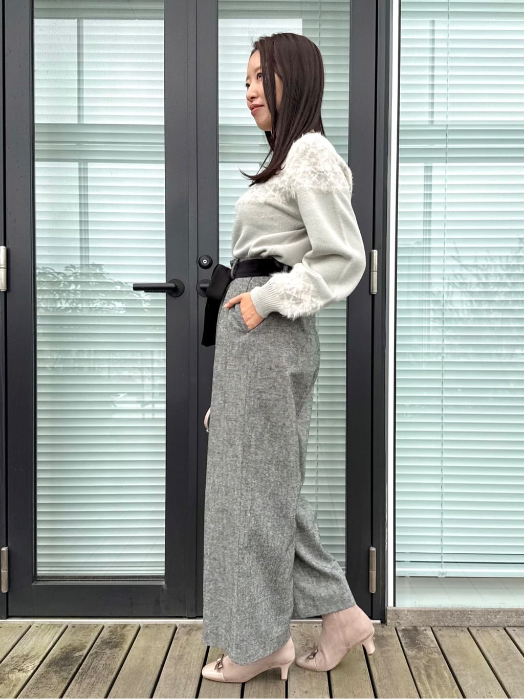 teiさんの「Couture brooch｜【上品華やか・通勤】ラメツイード ワイドパンツ」を使ったコーディネート
